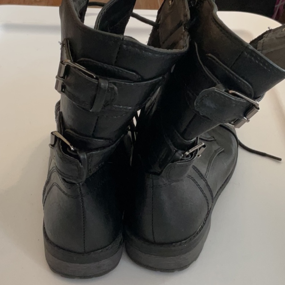 Black boot - Picture 4 of 6